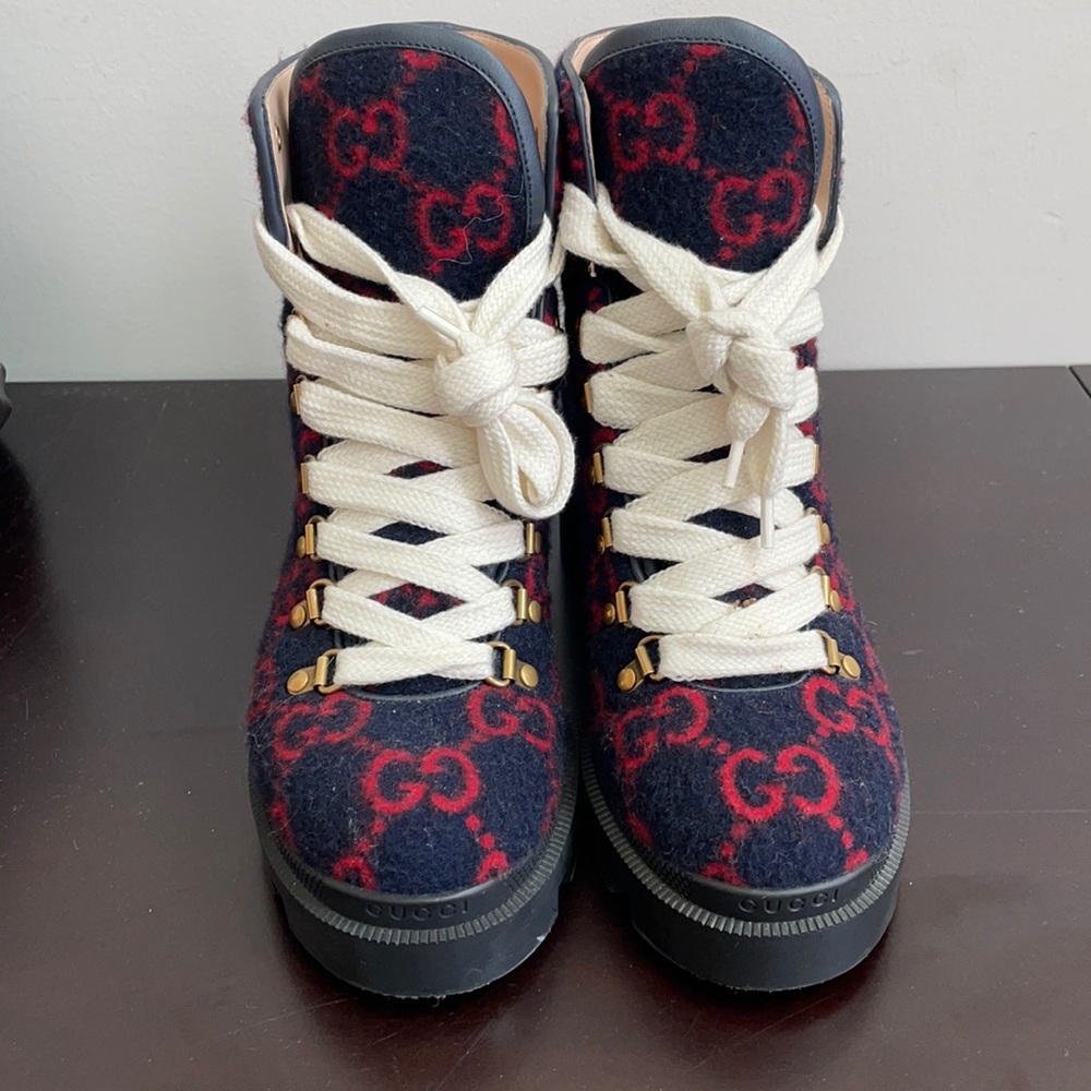 Navy and red logo Gucci boots